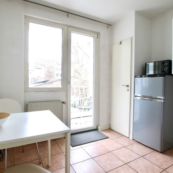 Perfekt Wohnen in Köln-Ehrenfeld: Möbliertes Apartment mit Balkon - Foto 1