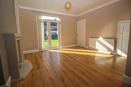 3 Bedroom House - Photo 2