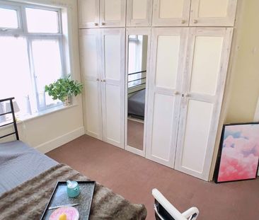 Room in a Shared House, Broadlands Road, SO17 - Photo 4