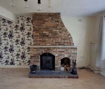 High Street - Photo 1