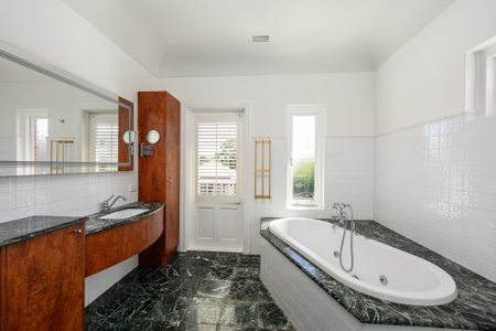 19 Castle Street, Blakehurst NSW 2221 - House For Rent | Domain - Photo 4