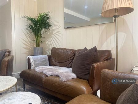 3 bedroom terraced house to rent - Photo 4