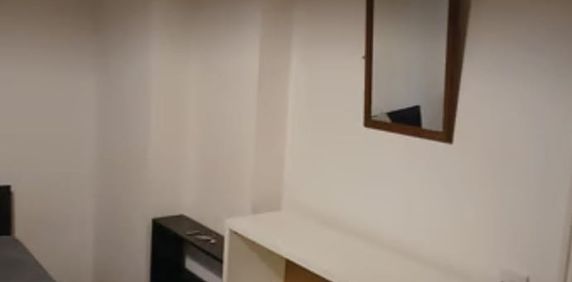 Room in a Shared Flat, Reservoir Close, CR7 - Photo 2
