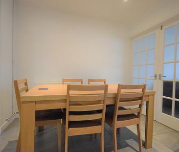 4 bedroom semi-detached house to rent - Photo 2