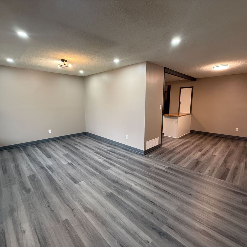 For Lease - 273 Coventry Court, Oshawa, Ontario - Photo 1