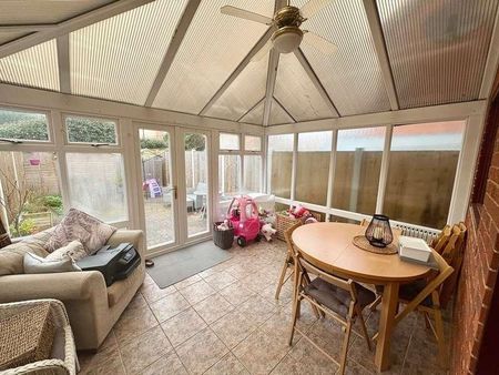 Doubleday Drive, Heybridge, CM9 - Photo 2