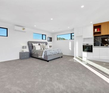 One bedroom - Photo 2