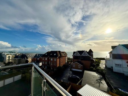 2 bedroom penthouse to rent - Photo 4