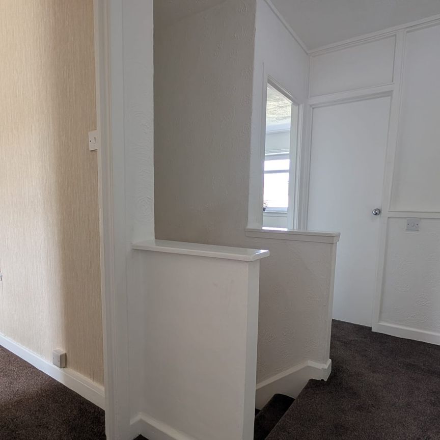 Ibroxholm Oval, Glasgow , G51 2TJ - Photo 1