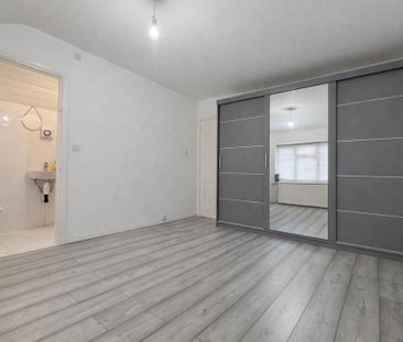 3 Bedroom House To Let - HP12 - Photo 3