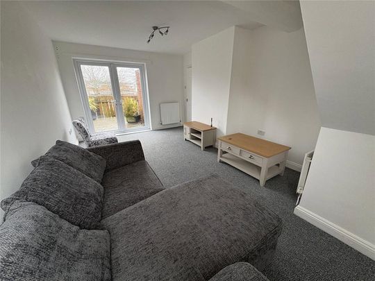 2 bedroom end of terrace house to rent - Photo 1