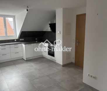 Helle 2-Zimmer DG-Wohnung mit Einbauküche und Balkon - Foto 6