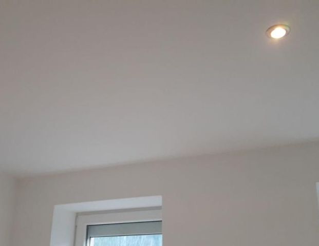 NEU SANIERT! 2R-Wohnung ruhige Lage Stellplatz, 42 m² ***Vermieter-Bonus 2 Kaltmieten geschenkt*** - Foto 1