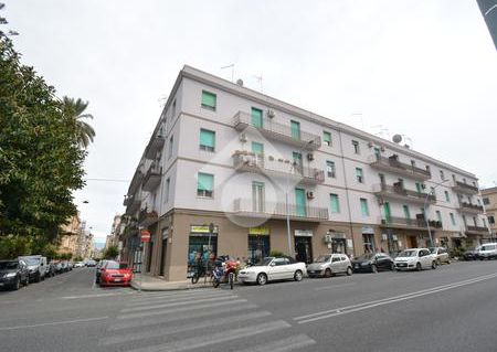 5 locali in affitto