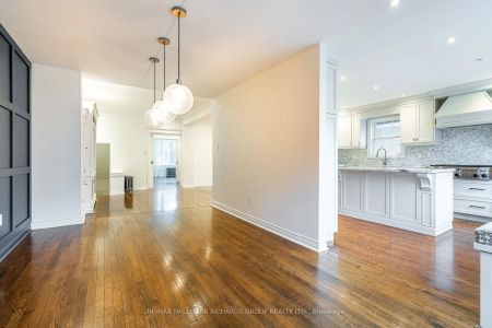 Detached Home For Lease | E9036091 - Photo 4