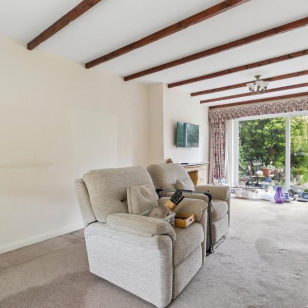 3 bedroom semi-detached house to rent - Photo 1