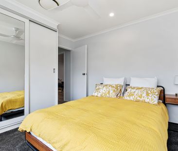 Fully Furnished with Fantastic views overlooking the race course! - Photo 3