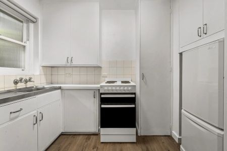 Stylish Living in the Heart of South Yarra - Photo 2