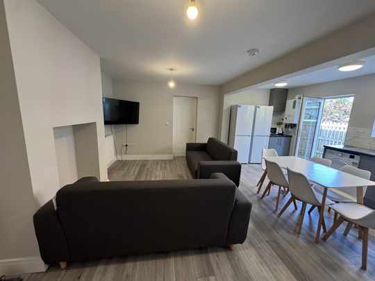 Third Avenue, Heworth - P2013 - Photo 1