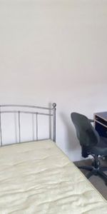 3 Bedroom Flat To Rent in Forest Fields - Photo 3