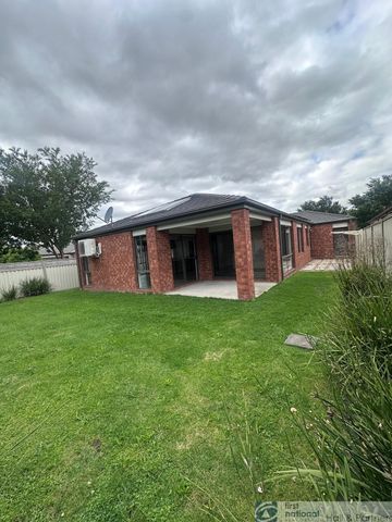 52 Edenbrook Circuit, Pakenham - Photo 3