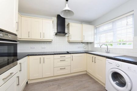 3 bedroom terraced house to rent - Photo 5