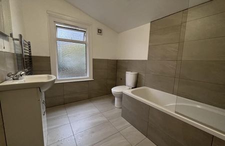 2 bedroom terraced house to rent - Photo 3