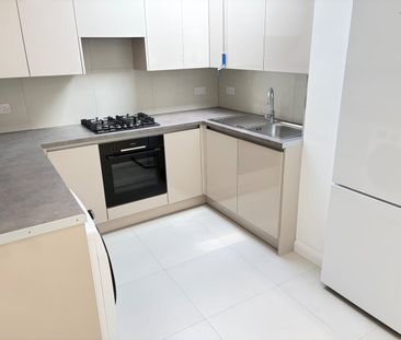 3 Bed Flat, Very Near Cleveley Crescent Area, W5 - Photo 5