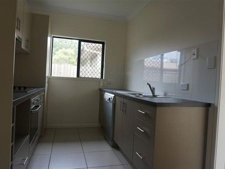 Low-Maintenance 2-Bedroom Unit in Quiet Complex - Photo 3