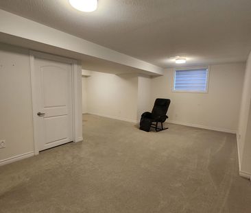 For Lease - 270 Turnbuckle Crescent, Barrhaven, Ontario - Photo 4