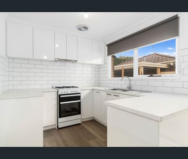 * Renovated 2 bedroom Unit - Great location in Seaford - Photo 4