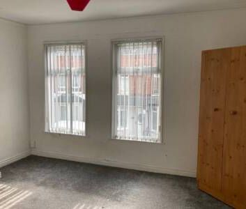 Partly Furnished 3 Bedroom Terrace - Photo 5