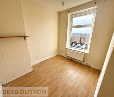 2 bedroom end of terrace house to rent - Photo 2