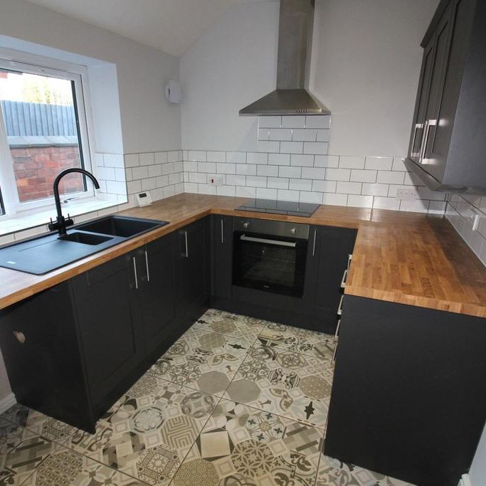 2 bedroom terraced house to rent - Photo 1