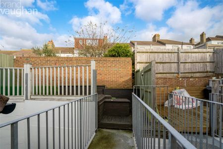 2 bedroom maisonette to rent - Photo 3