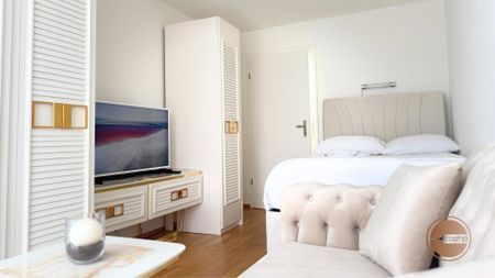 CENTRAL LOFT APARTMENT IN ZURICH NORTH - Photo 2