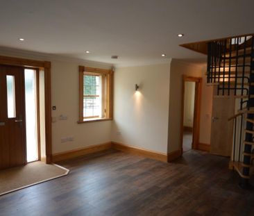 3 bedroom end of terrace house to rent - Photo 2