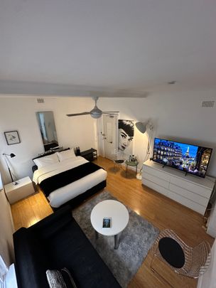 Elizabeth Bay - Photo 1