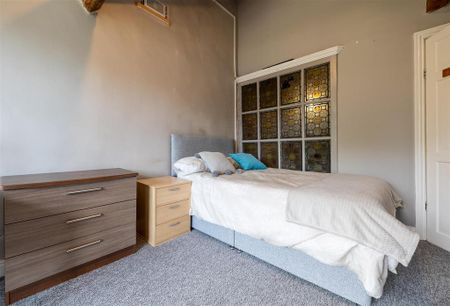 2 bedroom private hall to rent - Photo 2