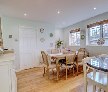 4 bedroom detached house to rent - Photo 4