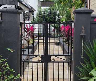 Cairns North - Photo 1