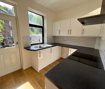 3 bedroom terraced house to rent - Photo 4