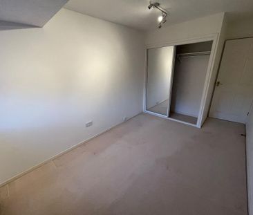 4 bedroom detached house to rent - Photo 6