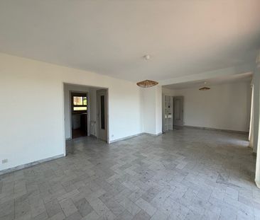 Location Appartement 4 pièces 94m² HYERES 83400 - Photo 3