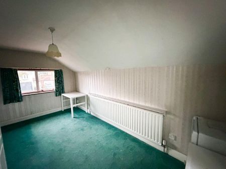 5 bedroom semi-detached house to rent - Photo 4