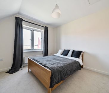 3 bedroom terraced house to rent - Photo 5