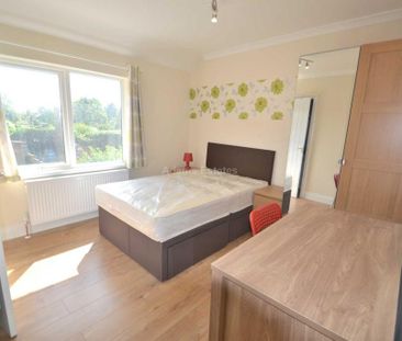 5 bedroom semi-detached house to rent - Photo 1