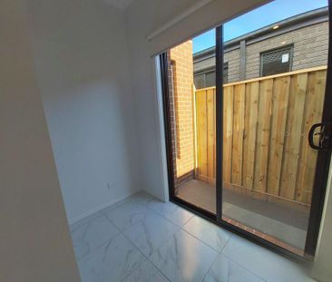 Splendid 4Br Family Home in Bonnie Brook! - Photo 6