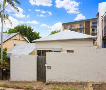9, Crown Street, QLD, Petrie Terrace - Photo 1