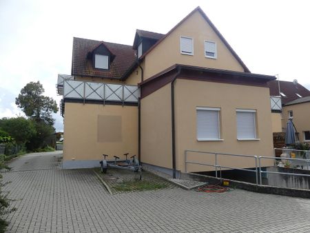 2 Zimmer Wohnung mit großer Dachterrasse in Roßtal, am Bahnhof! - Photo 4